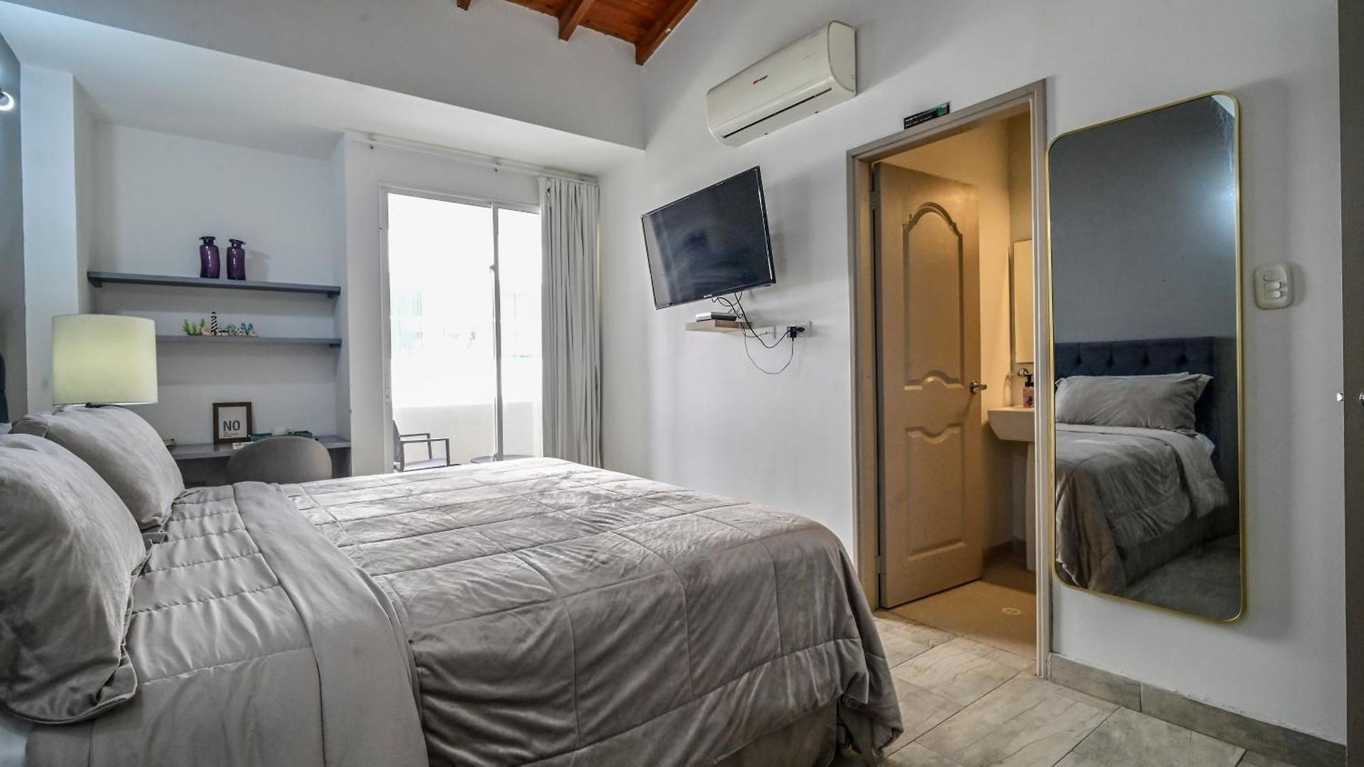 Serema Hotel 4*